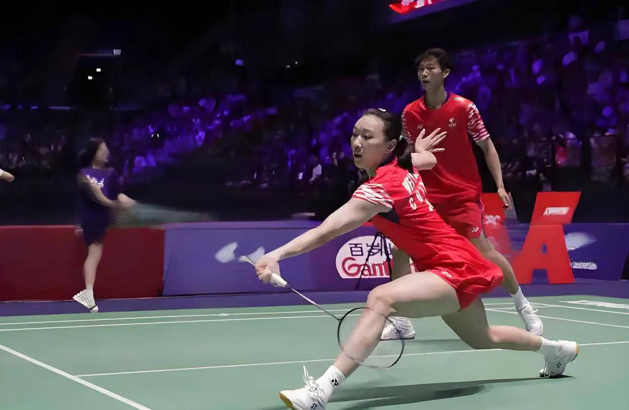 法国羽毛球队逆转日本羽毛球队，马琳制霸全场