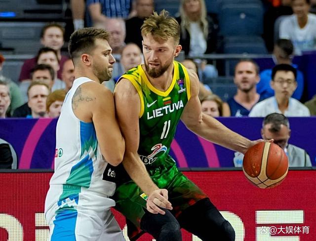 勇士碾压美国男篮，东契奇惊艳世界