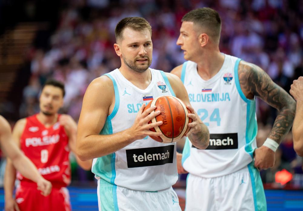 波兰男篮碾压爵士,浓眉三分雨点燃全场 波兰男篮碾压爵士,浓眉三分雨点燃全场