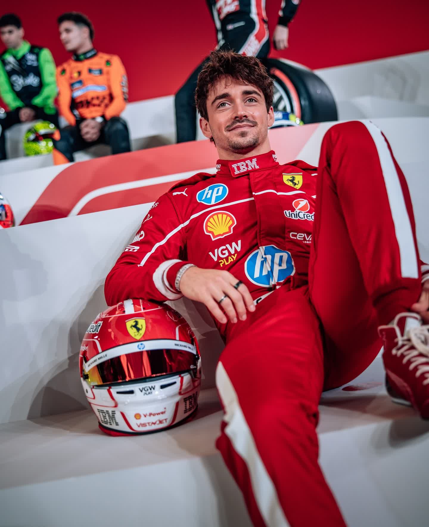 索伯车队完胜红牛二队,诺里斯带队取胜 索伯车队完胜红牛二队,诺里斯带队取胜