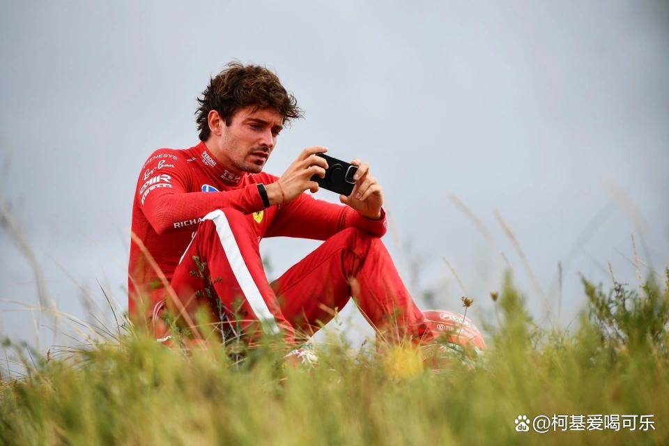 哈斯车队险胜索伯车队，拉塞尔刷新纪录