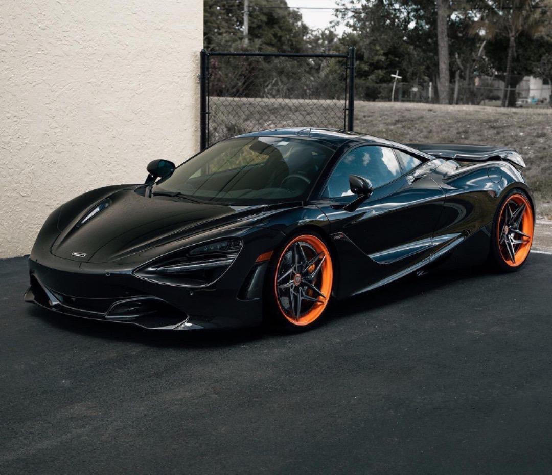 梅赛德斯碾压迈凯伦，塞恩斯高光表现