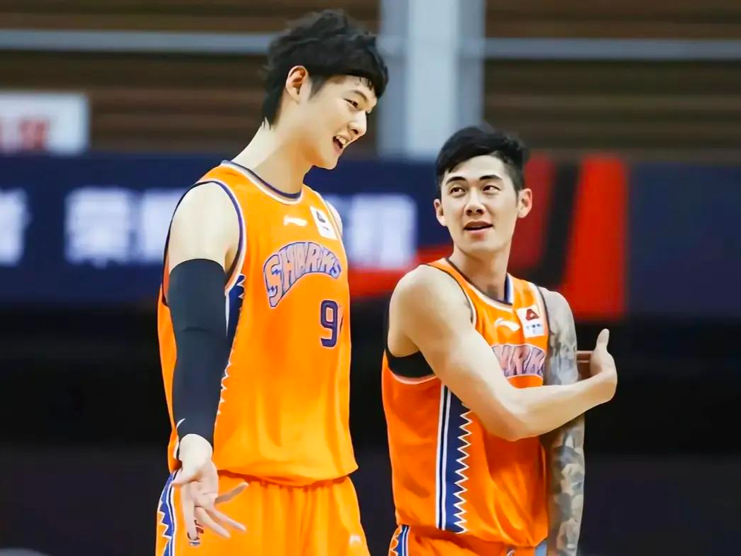 四川队逆转福建队，王哲林状态火热