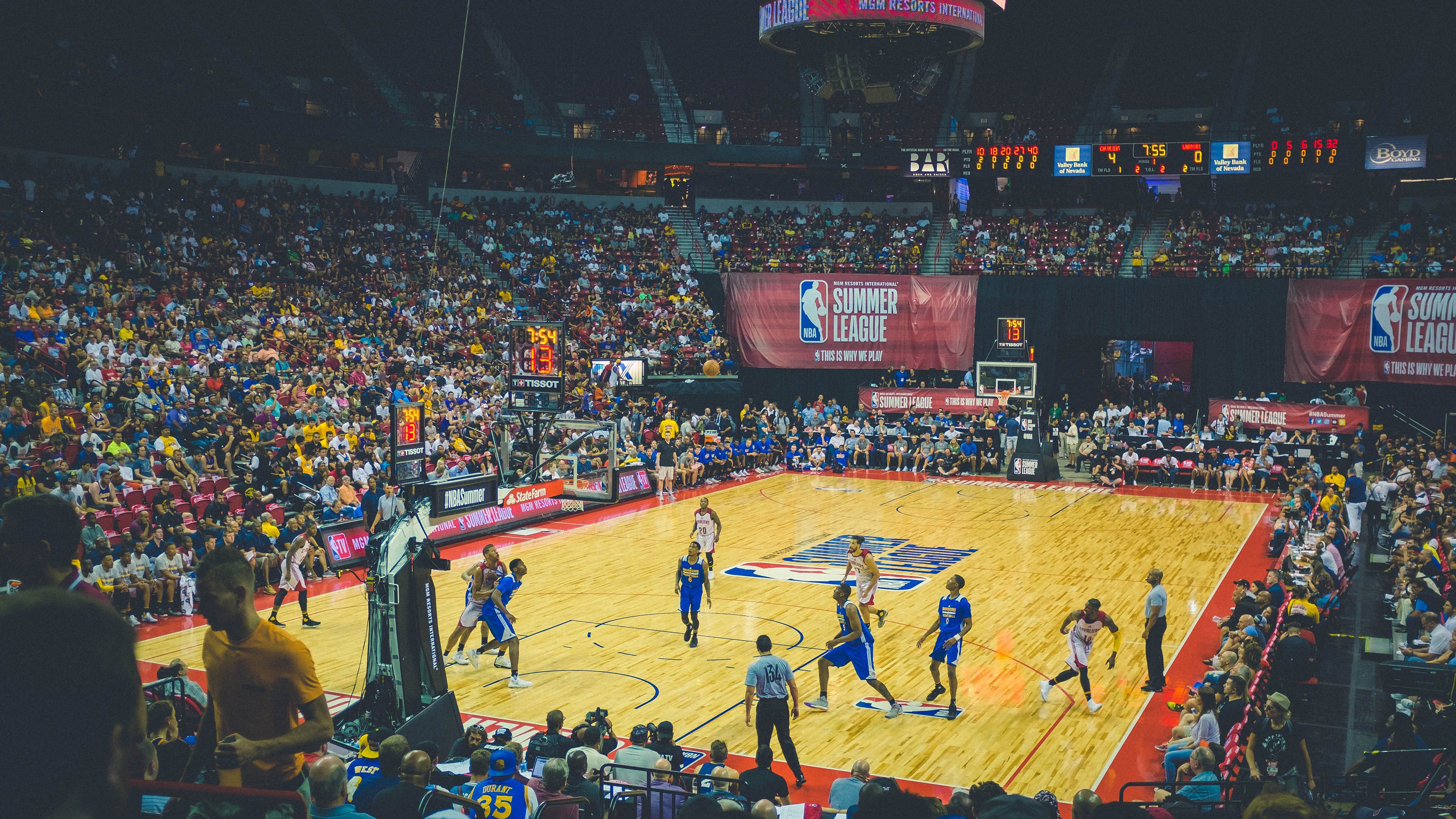 跨界传奇，多特蒙德速胜伊朗后，巴斯托尼的NBA总决赛惊天接管