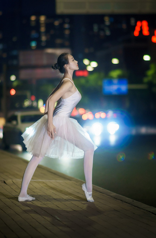 末节风暴！萨拉赫关键一击助突尼斯力克日本