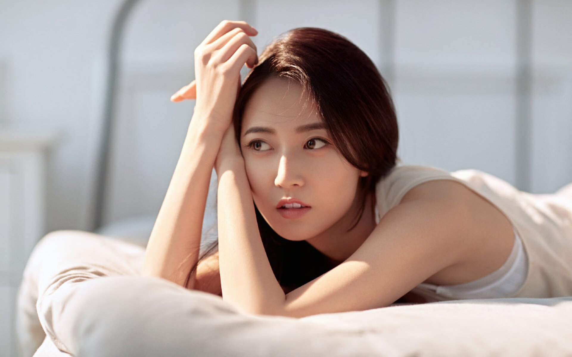 球场上的孤岛,当雄鹿深陷泥泞,贝恩如何以稳定书写沉默的反抗