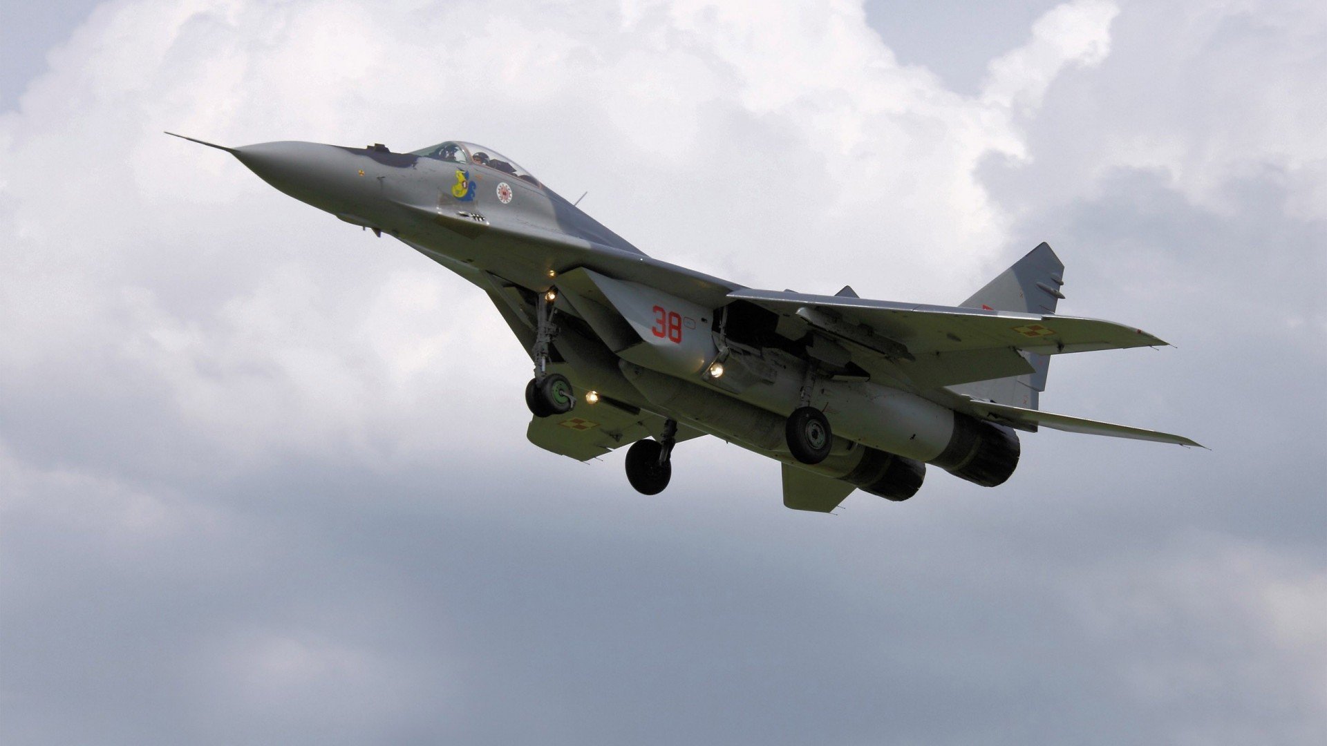 雄鹿血拼吉林队暗藏玄机,布克接管意甲焦点战,看似无关的王者觉醒